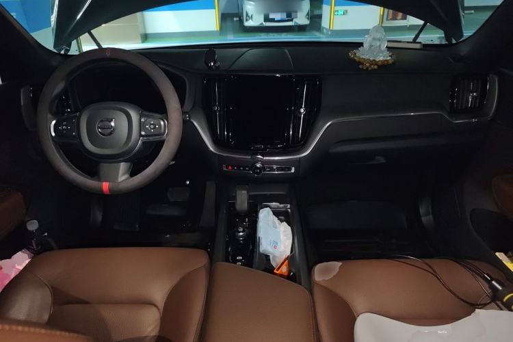 Used Volvo XC60 2022 B5 4x4 Zhiyi Luxury Edition Center Console