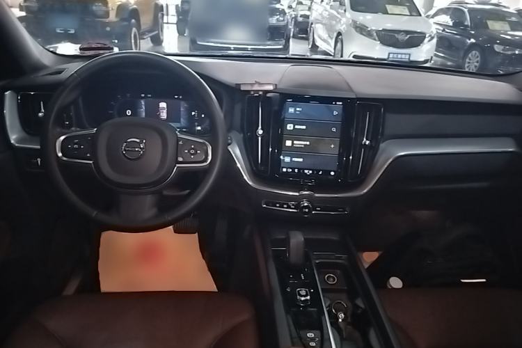 Used Volvo XC60 2022 B5 4x4 Zhiyi Luxury Edition Center Console