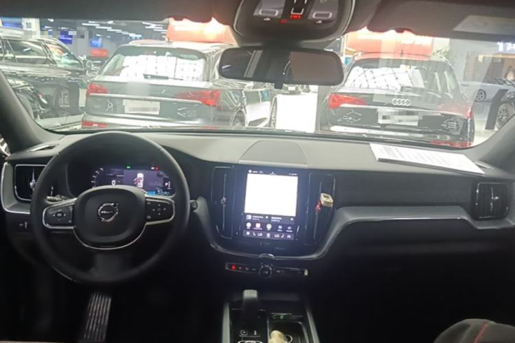Used Volvo XC60 2022 B5 4x4 Zhiyi Luxury Edition Center Console