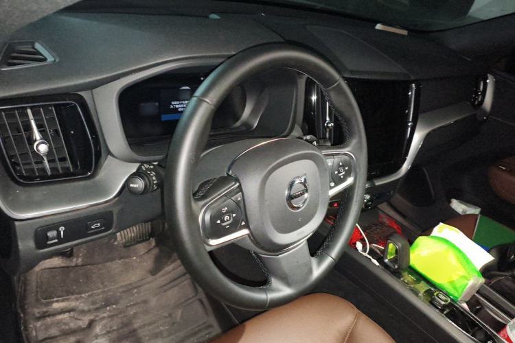 Used Volvo XC60 2022 B5 4x4 Zhiyi Luxury Edition Center Console