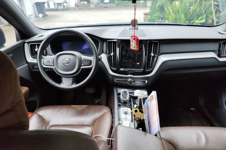 Used Volvo XC60 2022 B5 4x4 Zhiyi Luxury Edition Center Console