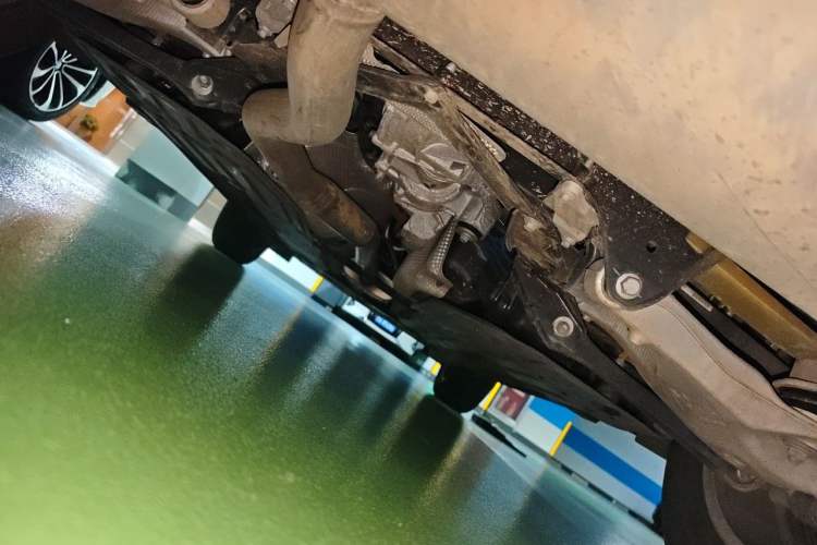 Used Volvo XC60 2022 B5 4x4 Zhiyi Luxury Edition Chassis Rear