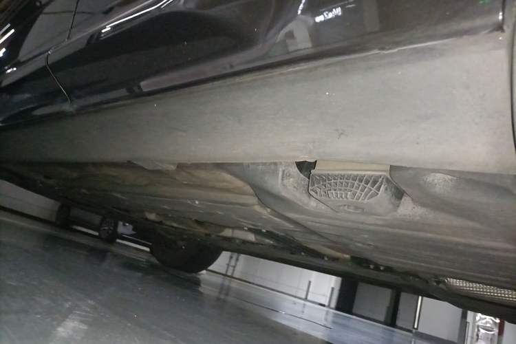 Used Volvo XC60 2022 B5 4x4 Zhiyi Luxury Edition Chassis Rear Left