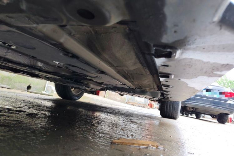 Used Volvo XC60 2022 B5 4x4 Zhiyi Luxury Edition Chassis Rear Left