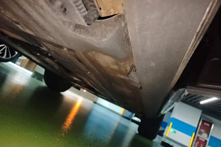 Used Volvo XC60 2022 B5 4x4 Zhiyi Luxury Edition Chassis Rear Right