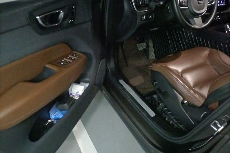 Used Volvo XC60 2022 B5 4x4 Zhiyi Luxury Edition Driver Seat