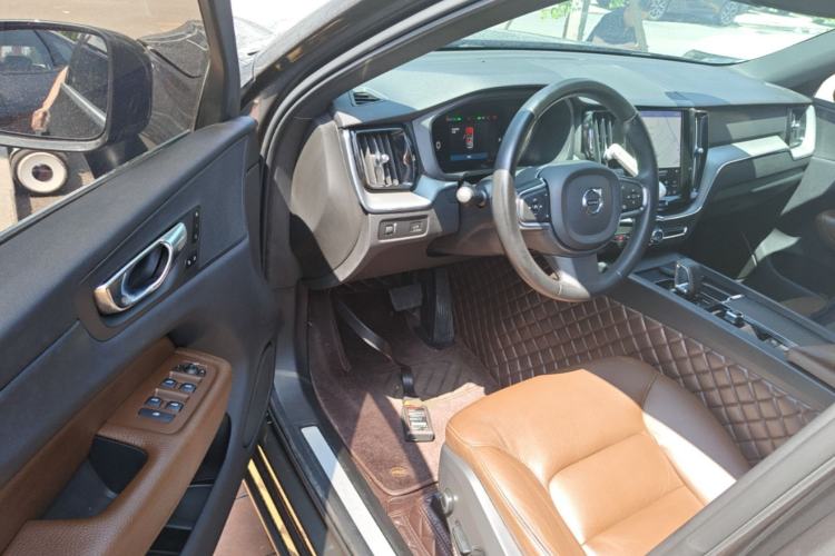Used Volvo XC60 2022 B5 4x4 Zhiyi Luxury Edition Driver Seat