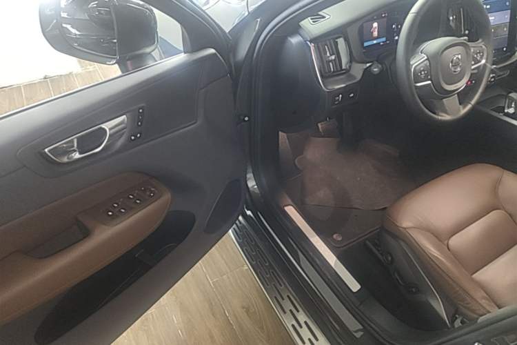 Used Volvo XC60 2022 B5 4x4 Zhiyi Luxury Edition Driver Seat