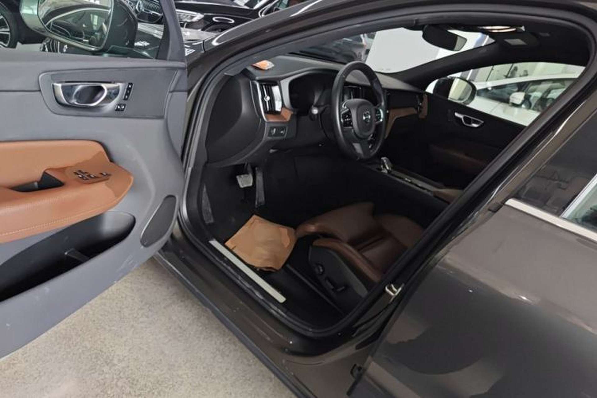 Used Volvo XC60 2022 B5 4x4 Smart Luxury Edition Driver Seat