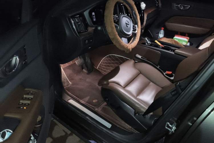 Used Volvo XC60 2022 B5 4x4 Smart Luxury Edition Driver Seat