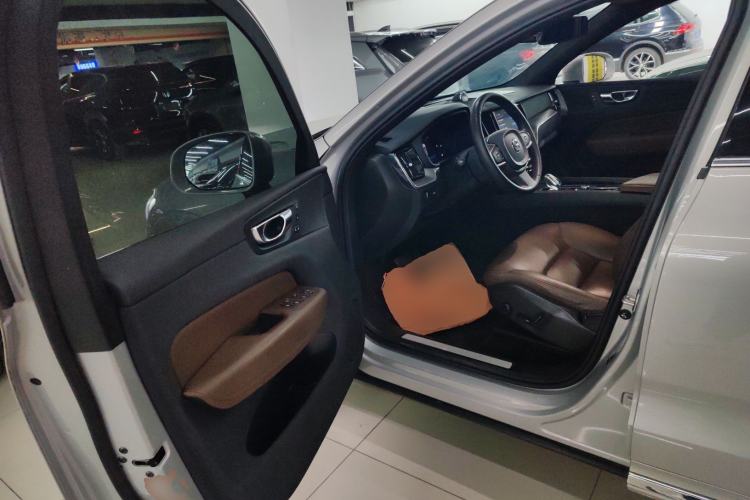 Used Volvo XC60 2022 B5 4x4 Zhiyi Luxury Edition Driver Seat