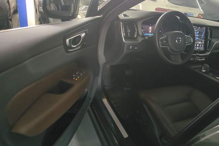 Used Volvo XC60 2022 B5 4x4 Zhiyi Luxury Edition Driver Seat