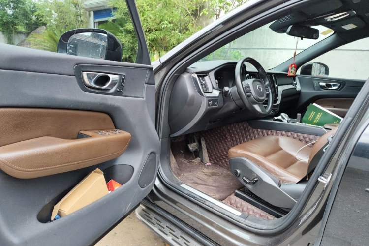 Used Volvo XC60 2022 B5 4x4 Zhiyi Luxury Edition Driver Seat