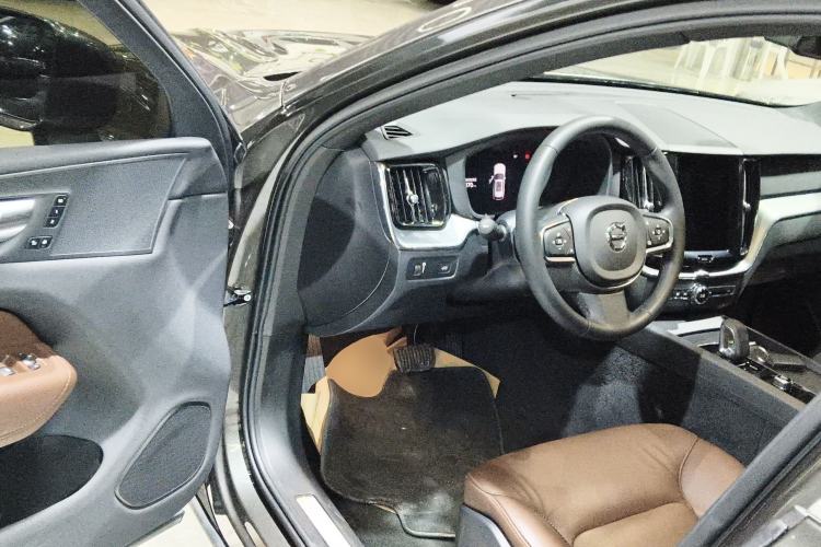 Used Volvo XC60 2022 B5 4x4 Zhiyi Luxury Edition Driver Seat