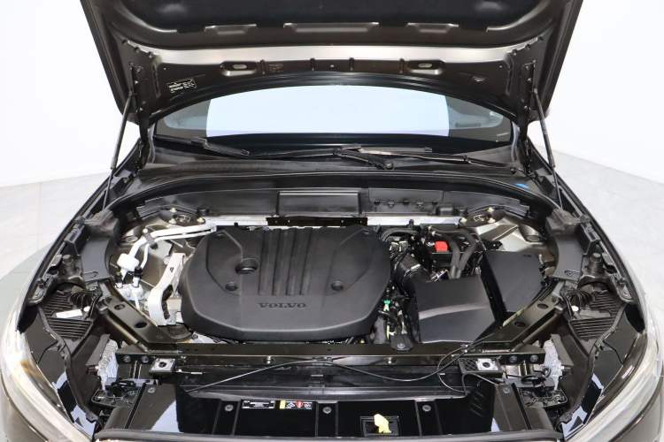 Used Volvo XC60 2022 B5 4x4 Smart Luxury Edition Engine Bay