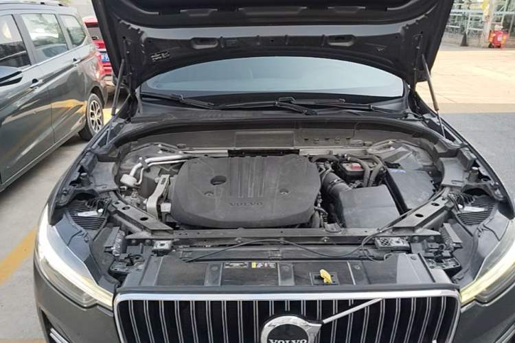 Used Volvo XC60 2022 B5 4x4 Smart Luxury Edition Engine Bay