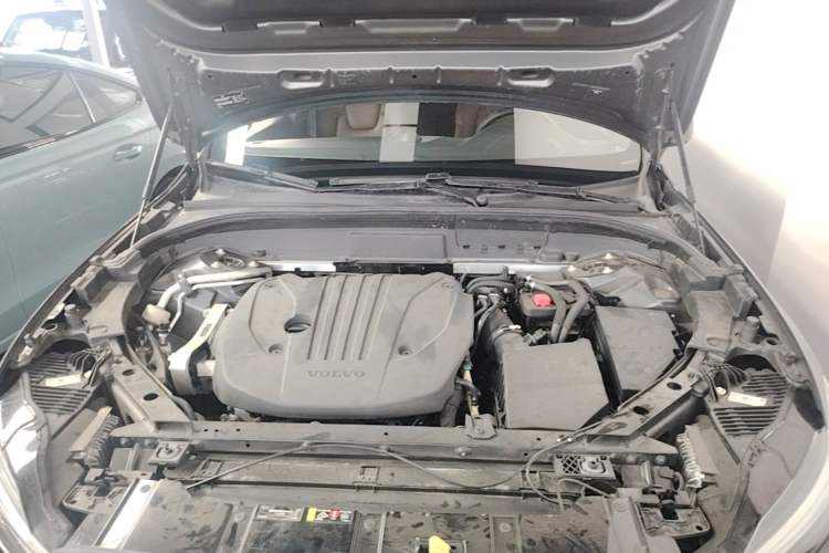 Used Volvo XC60 2022 B5 4x4 Smart Luxury Edition Engine Bay