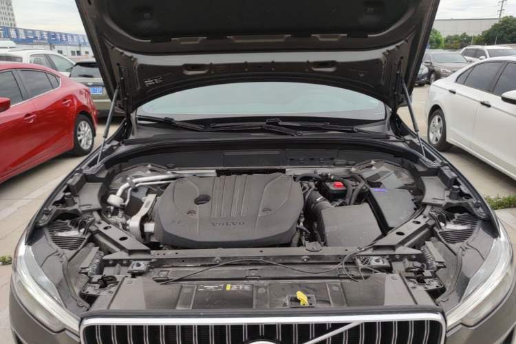 Used Volvo XC60 2022 B5 4x4 Zhiyi Luxury Edition Engine Bay