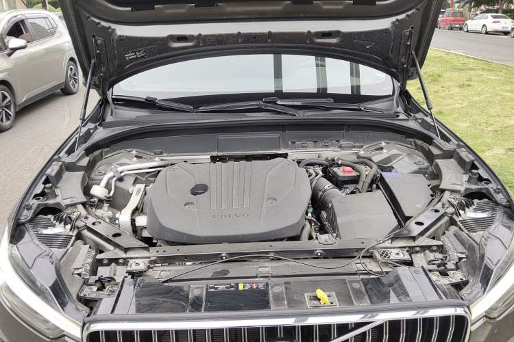 Used Volvo XC60 2022 B5 4x4 Smart Luxury Edition Engine Bay