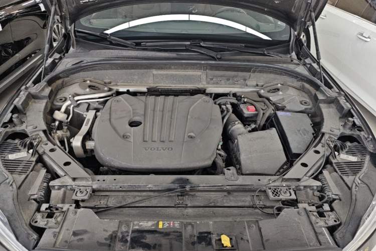 Used Volvo XC60 2022 B5 4x4 Smart Luxury Edition Engine Bay