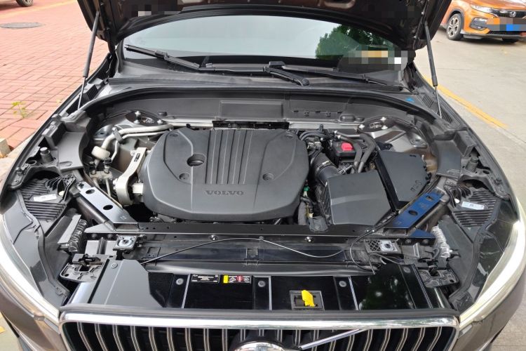 Used Volvo XC60 2022 B5 4x4 Zhiyi Luxury Edition Engine Bay