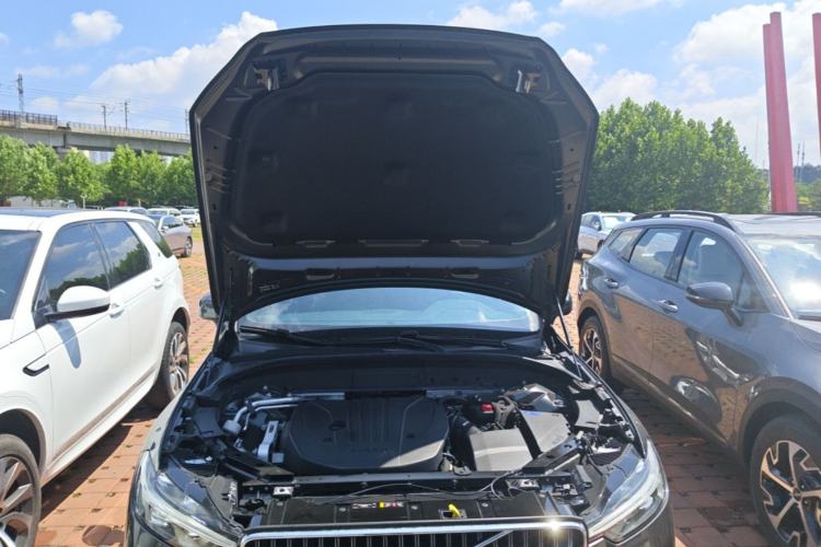 Used Volvo XC60 2022 B5 4x4 Zhiyi Luxury Edition Engine Bay