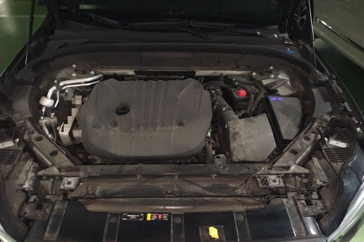 Used Volvo XC60 2022 B5 4x4 Zhiyi Luxury Edition Engine Bay