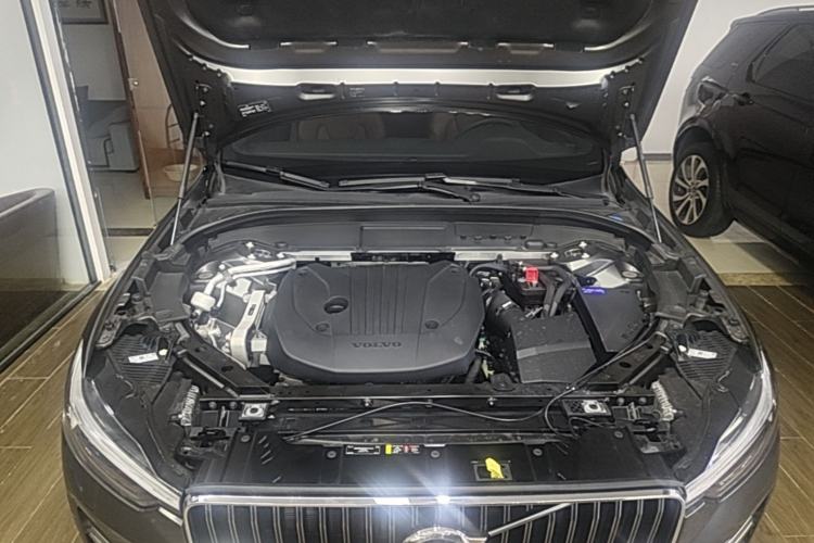 Used Volvo XC60 2022 B5 4x4 Zhiyi Luxury Edition Engine Bay