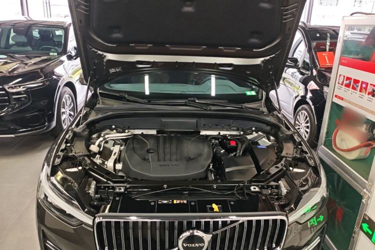 Used Volvo XC60 2022 B5 4x4 Zhiyi Luxury Edition Engine Bay