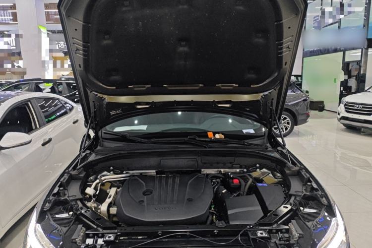 Used Volvo XC60 2022 B5 4x4 Zhiyi Luxury Edition Engine Bay