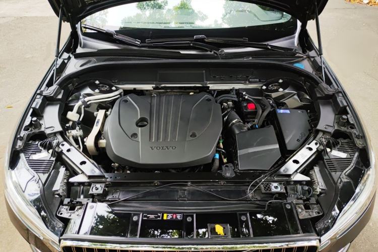 Used Volvo XC60 2022 B5 4x4 Zhiyi Luxury Edition Engine Bay