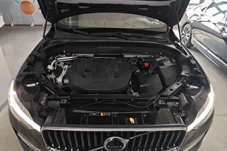 Used Volvo XC60 2022 B5 4x4 Smart Luxury Edition Engine Bay