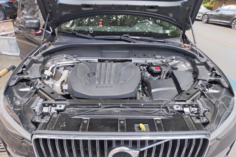 Used Volvo XC60 2022 B5 4x4 Zhiyi Luxury Edition Engine Bay