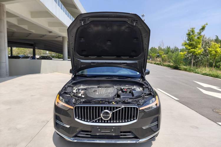 Used Volvo XC60 2022 B5 4x4 Smart Luxury Edition Engine Bay
