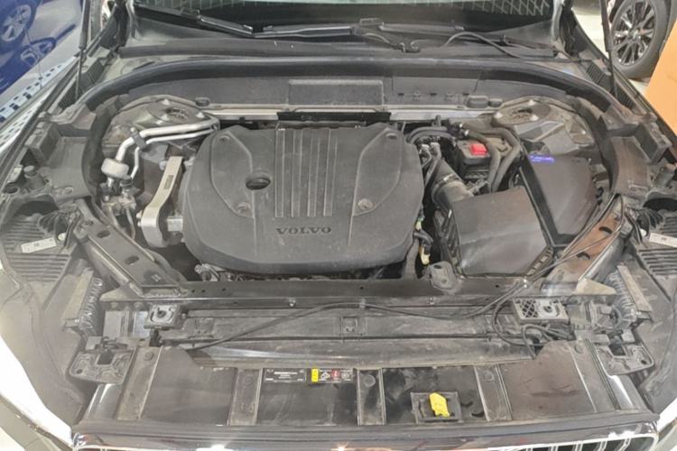 Used Volvo XC60 2022 B5 4x4 Smart Luxury Edition Engine Bay