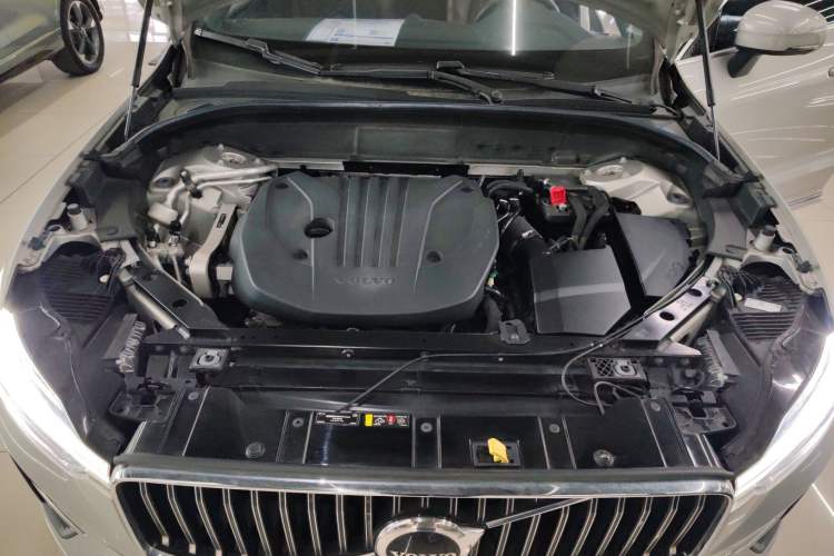 Used Volvo XC60 2022 B5 4x4 Zhiyi Luxury Edition Engine Bay