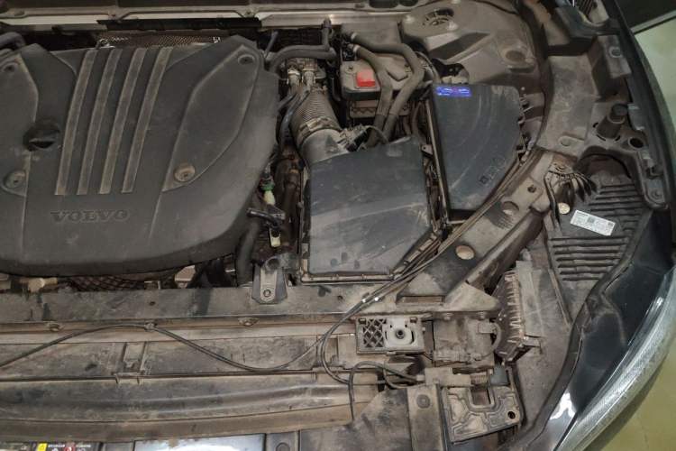 Used Volvo XC60 2022 B5 4x4 Zhiyi Luxury Edition Engine Bay Left