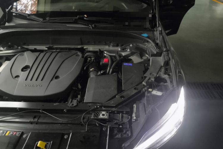 Used Volvo XC60 2022 B5 4x4 Smart Luxury Edition Engine Bay Left