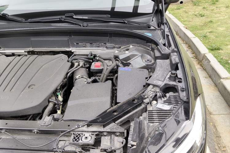 Used Volvo XC60 2022 B5 4x4 Smart Luxury Edition Engine Bay Left