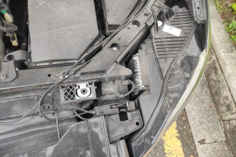 Used Volvo XC60 2022 B5 4x4 Smart Luxury Edition Engine Bay Left