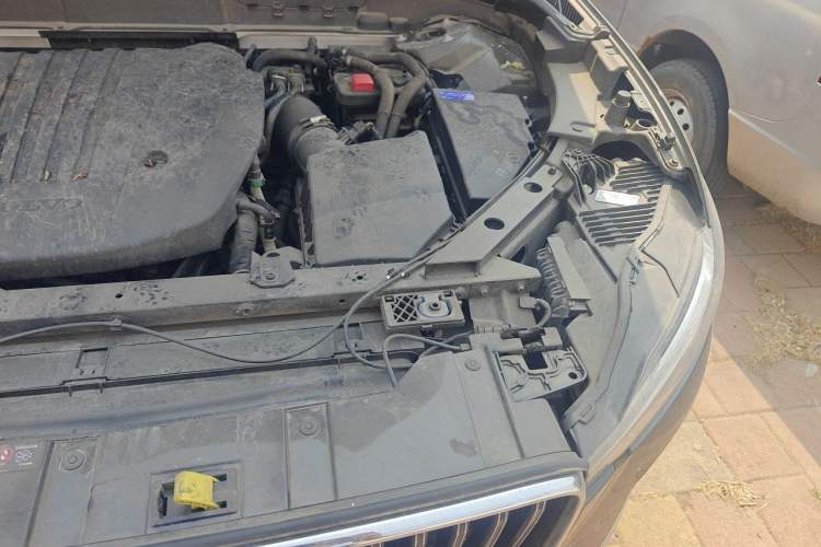 Used Volvo XC60 2022 B5 4x4 Smart Luxury Edition Engine Bay Left