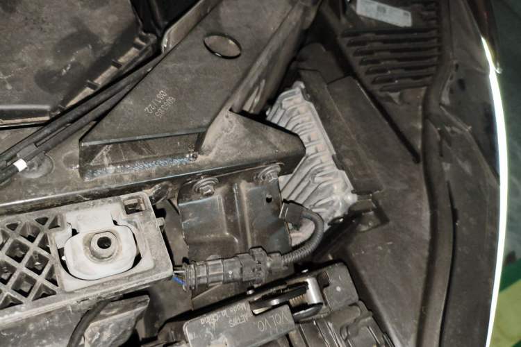 Used Volvo XC60 2022 B5 4x4 Zhiyi Luxury Edition Engine Bay Left