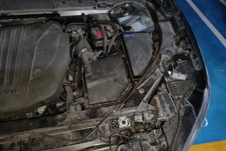 Used Volvo XC60 2022 B5 4x4 Smart Luxury Edition Engine Bay Left
