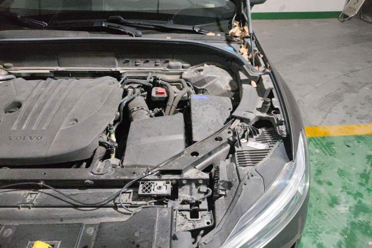 Used Volvo XC60 2022 B5 4x4 Zhiyi Luxury Edition Engine Bay Left