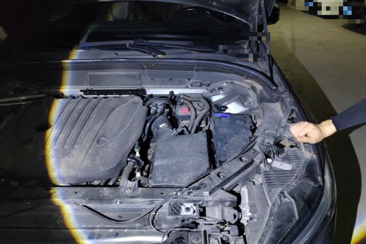 Used Volvo XC60 2022 B5 4x4 Smart Luxury Edition Engine Bay Left
