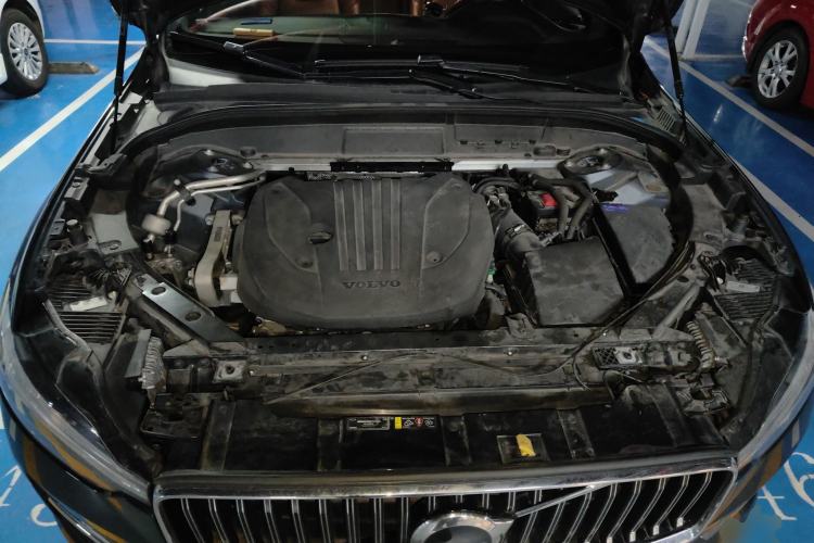 Used Volvo XC60 2022 B5 4x4 Smart Luxury Edition Engine Bay