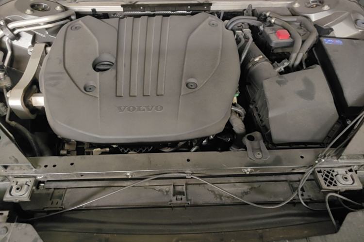 Used Volvo XC60 2022 B5 4x4 Zhiyi Luxury Edition Engine Bay