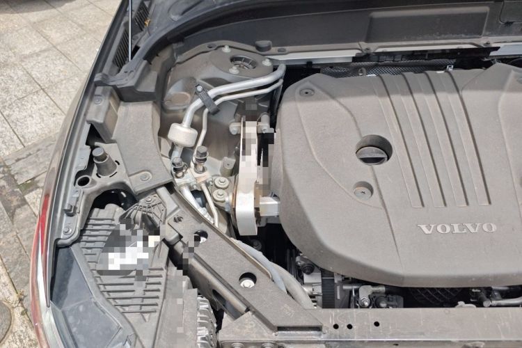 Used Volvo XC60 2022 B5 4x4 Smart Luxury Edition Engine Bay Right