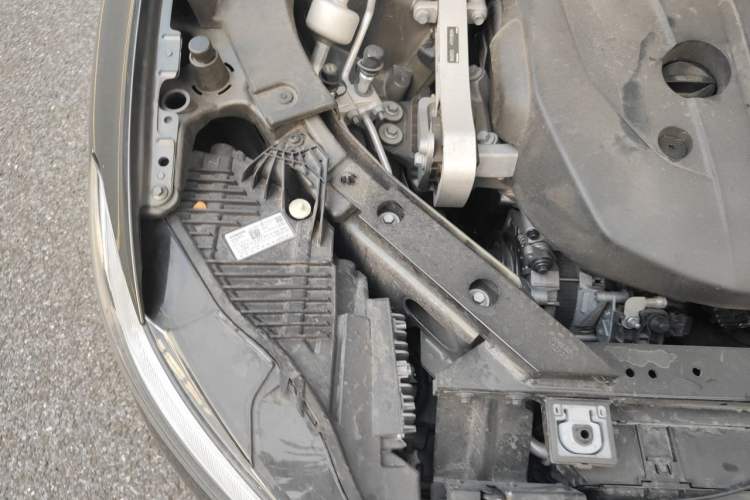 Used Volvo XC60 2022 B5 4x4 Smart Luxury Edition Engine Bay Right