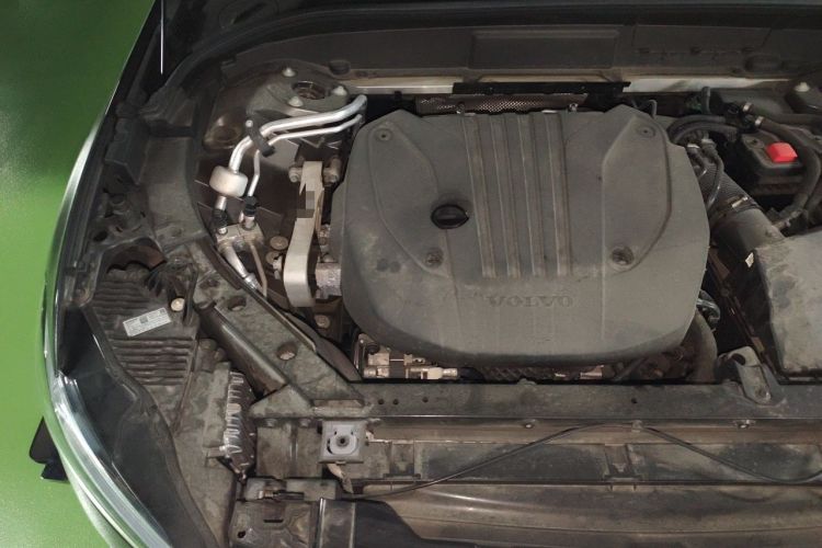 Used Volvo XC60 2022 B5 4x4 Zhiyi Luxury Edition Engine Bay Right